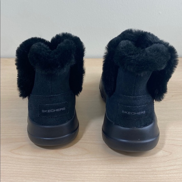 Skechers Air Cooled Goga Mat Faux Fur Trimmed Black Suede Ankle Boots - Picture 3 of 10